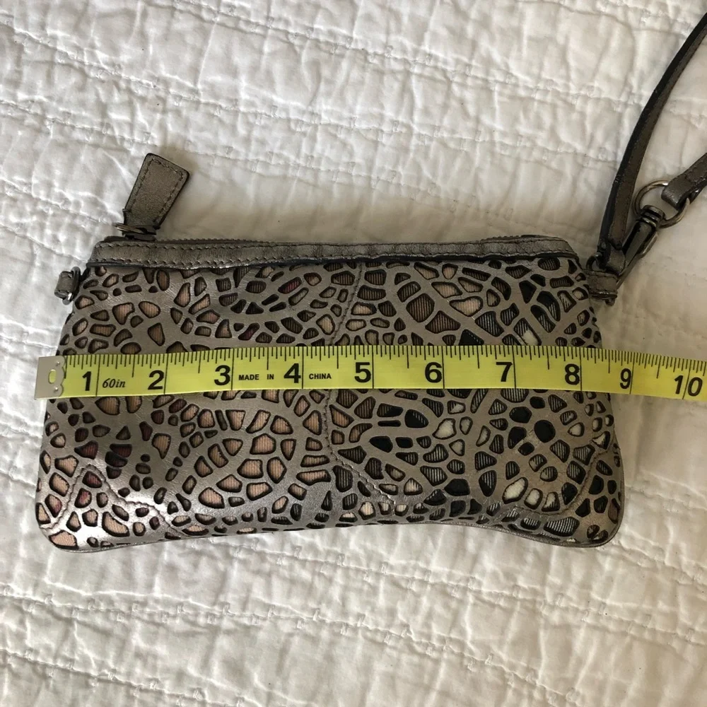 Genuine Burberry Leather Wristlet - Picture 7 of 11